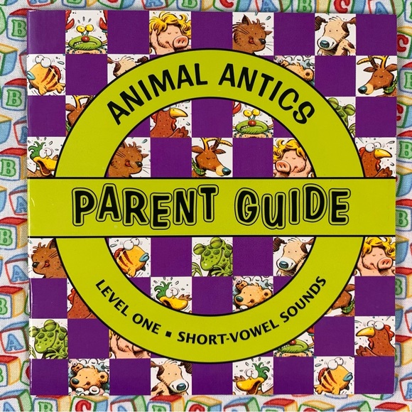 Animal Antics 10 Phonics Books Set. Level 1, Short-Vowel Sounds. - Picture 15 of 16